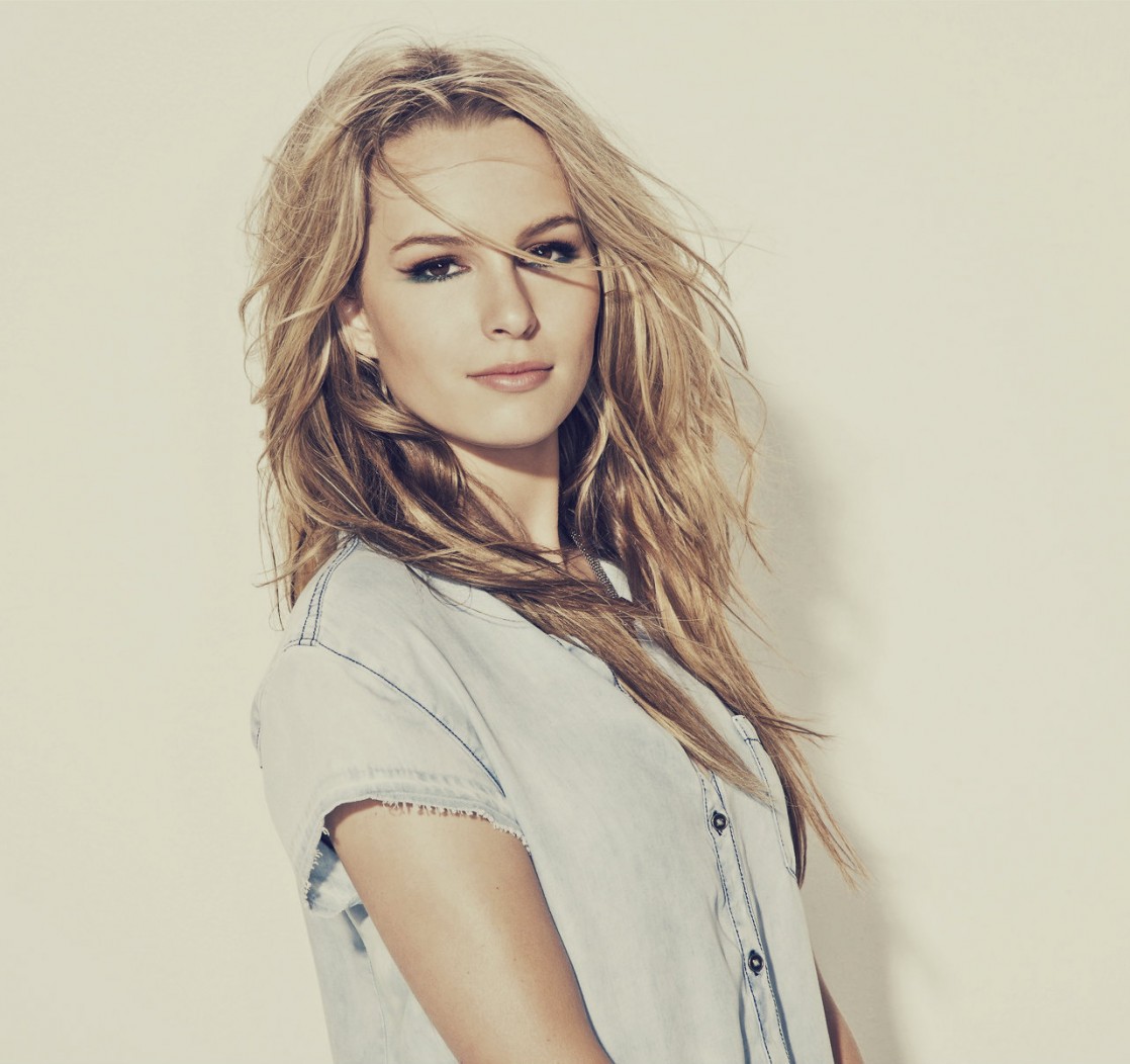 Bridgit Mendler Pictures