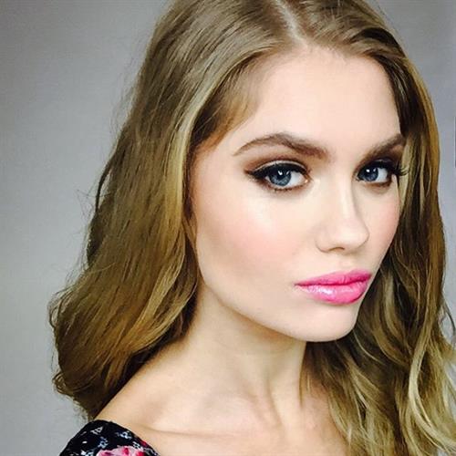 Alexandria Morgan taking a selfie