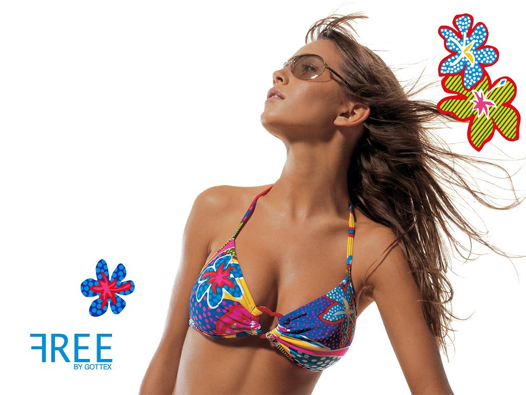 Luisana Lopilato in a bikini