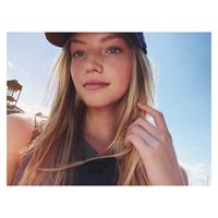 Niamh Adkins taking a selfie