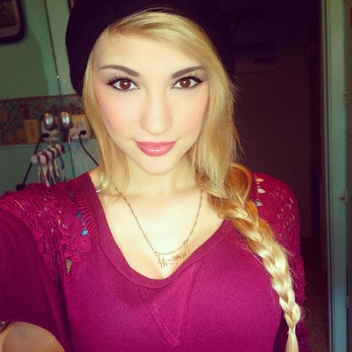 Anna Faith Carlson taking a selfie
