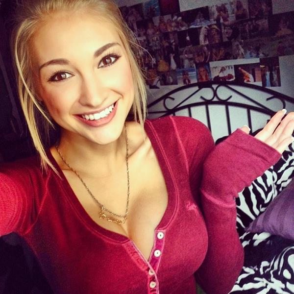 Anna Faith Carlson taking a selfie