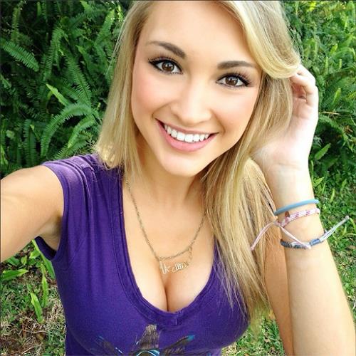 Anna Faith Carlson taking a selfie