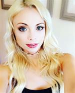 Katja Glieson taking a selfie