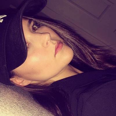 Rhiannon Fish taking a selfie