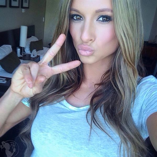 Paige Hathaway taking a selfie