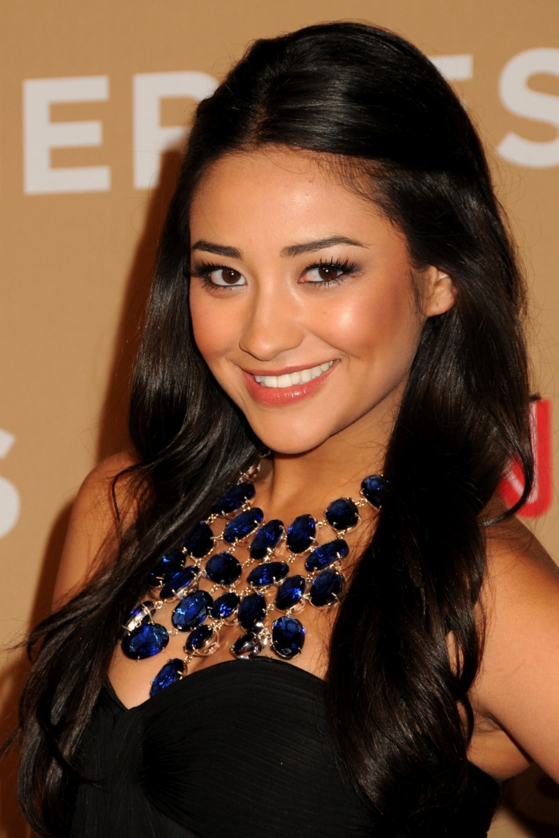 Shay Mitchell Pictures Hotness Rating Unrated