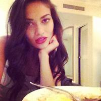 Shanina Shaik taking a selfie
