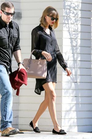 Taylor Swift visits her mom August 21, 2014