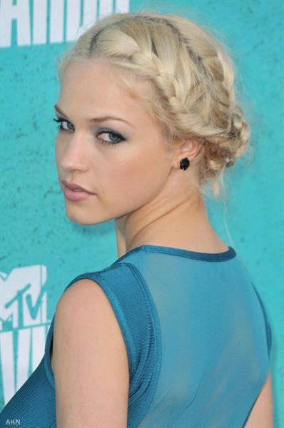 Alexis Knapp