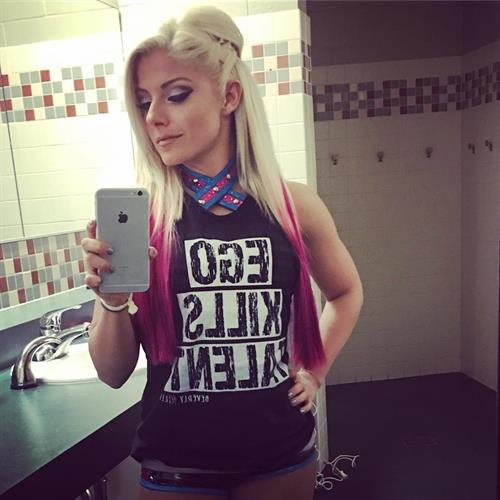 Alexa Bliss taking a selfie