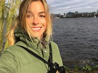 Elizabeth Turner taking a selfie