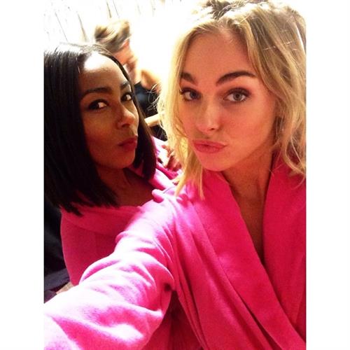 Elizabeth Turner taking a selfie