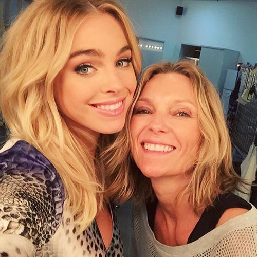 Elizabeth Turner taking a selfie