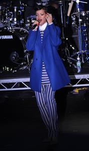 Rihanna Westfield Stratford Lights London Switch On - Performance (November 19, 2012) 