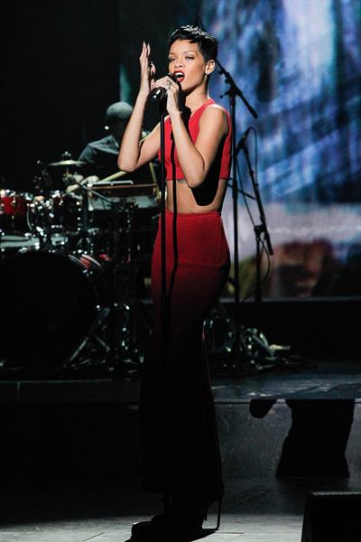 Rihanna La Chanson De L’Annee 2012 in Paris 12/11/12 
