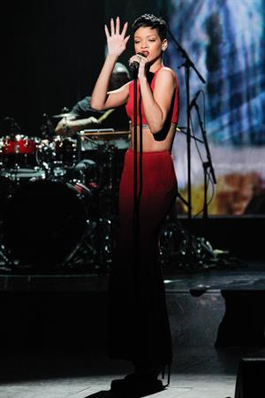 Rihanna La Chanson De L’Annee 2012 in Paris 12/11/12 