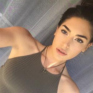 Nikki Howard taking a selfie