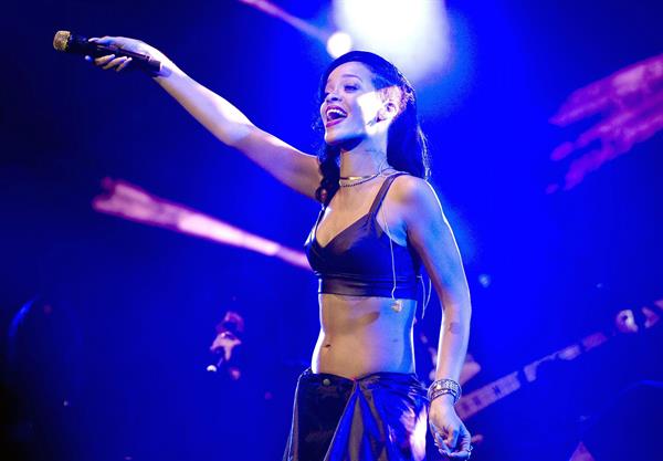 Rihanna Performing during 777 Tour in Mexico City November 14, 2012