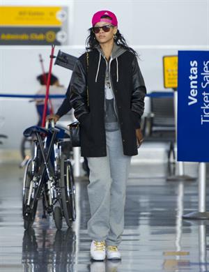 Rihanna arriving at JFK in NYC 11/6/12