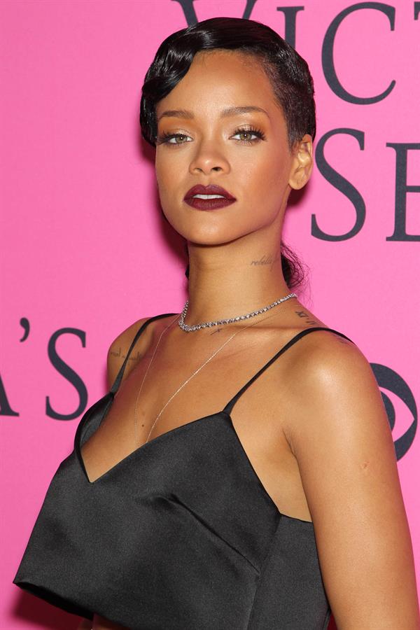Rihanna - 2012 Victoria's Secret Fashion Show Pink Carpet