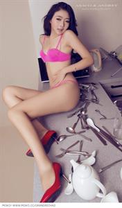 Chen Chao Zi in lingerie