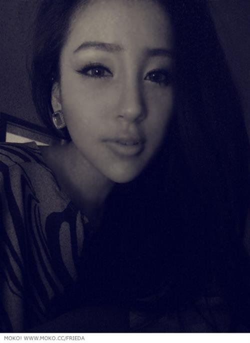 Hu Meng Yuan taking a selfie