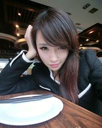 Hua Yi Mo taking a selfie