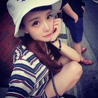 Huang Yi Lin Selfie Pictures Huang Yi Lin taking a selfie