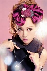 Huang Yi Lin taking a selfie