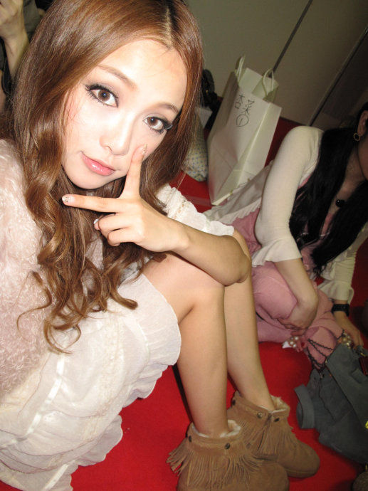 Huang Yi Lin taking a selfie