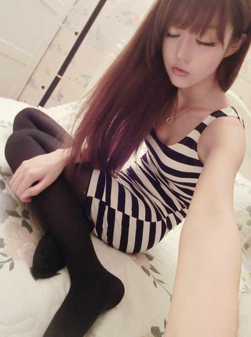 Kingboo taking a selfie