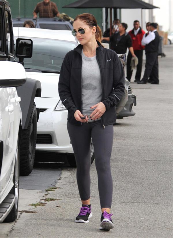 Minka Kelly leaving the gym in LA 12/14/12 
