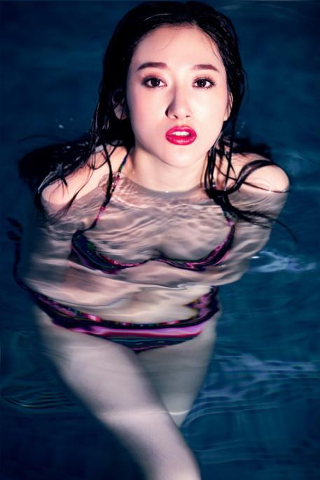 Zhang Shu Yuan in a bikini