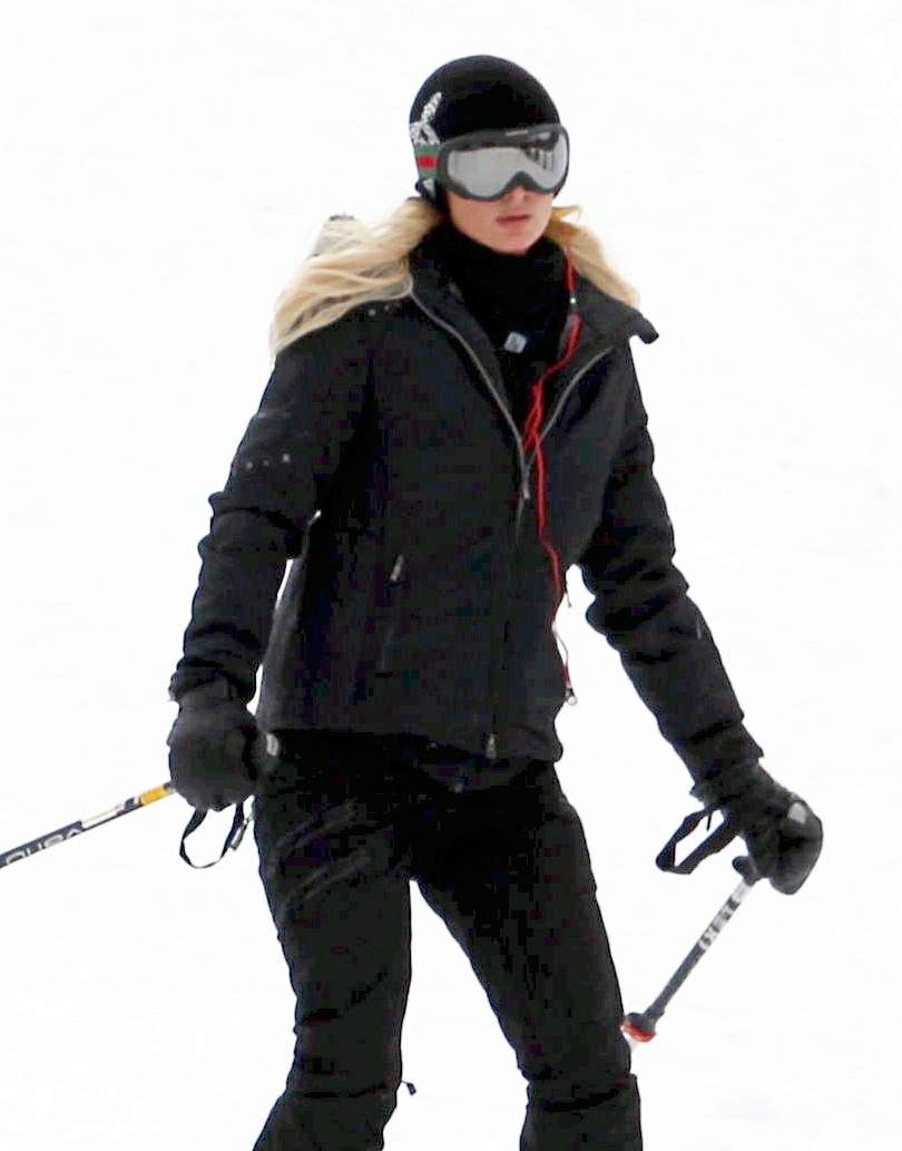 Paris Hilton enjoying a day in the mountains of Aspen December 18, 2012 