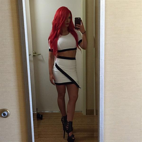 Natalie Eva Marie taking a selfie