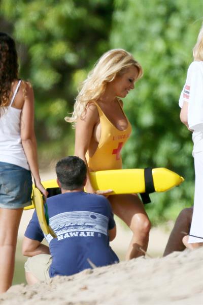 Pamela Anderson - Filming for an Brazilian TV Show in Hawaii 17.08.12