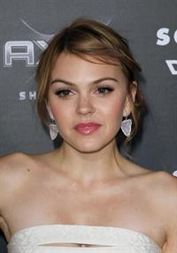 Aimee Teegarden Los Angeles premiere of Scream 4 at Graumans Chinese Ttheatre on April 11, 2011
