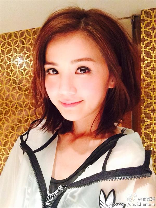 Charlene Choi taking a selfie