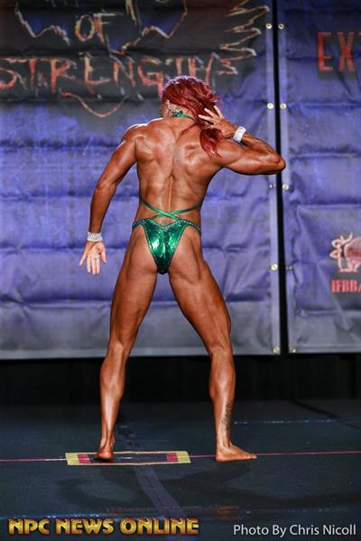 Katie M. Lee in a bikini - ass