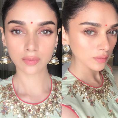 Aditi Rao Hydari taking a selfie