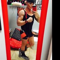 Amanda Michelle Folstad Ptak taking a selfie