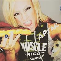 Amanda Michelle Folstad Ptak taking a selfie