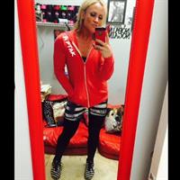 Amanda Michelle Folstad Ptak taking a selfie