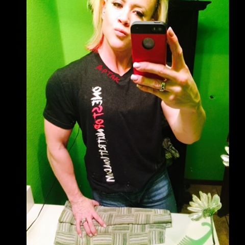 Amanda Michelle Folstad Ptak taking a selfie