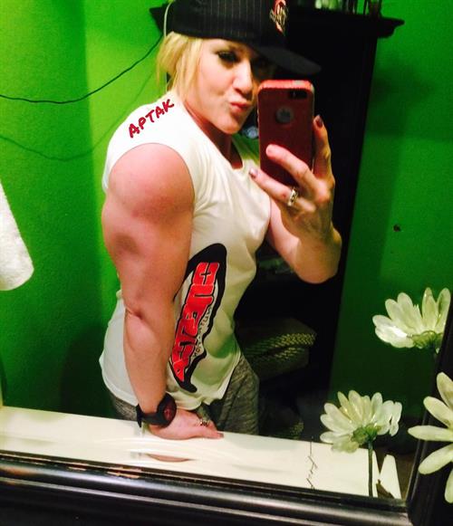 Amanda Michelle Folstad Ptak taking a selfie