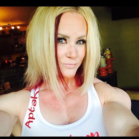 Amanda Michelle Folstad Ptak taking a selfie