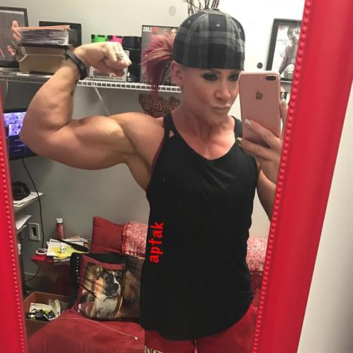 Amanda Michelle Folstad Ptak taking a selfie