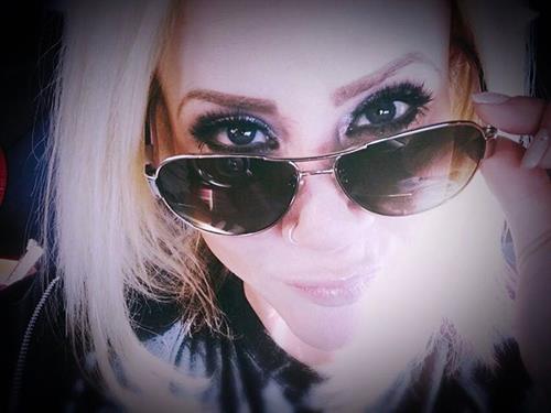 Amanda Michelle Folstad Ptak taking a selfie