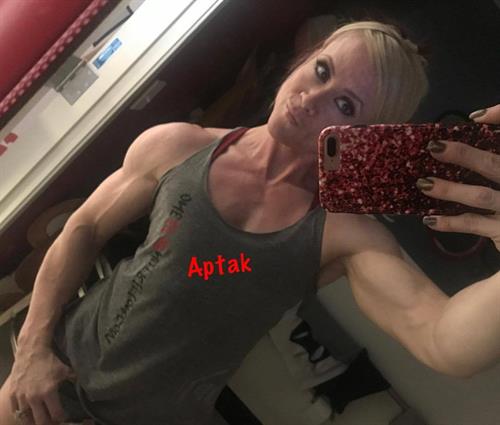 Amanda Michelle Folstad Ptak taking a selfie